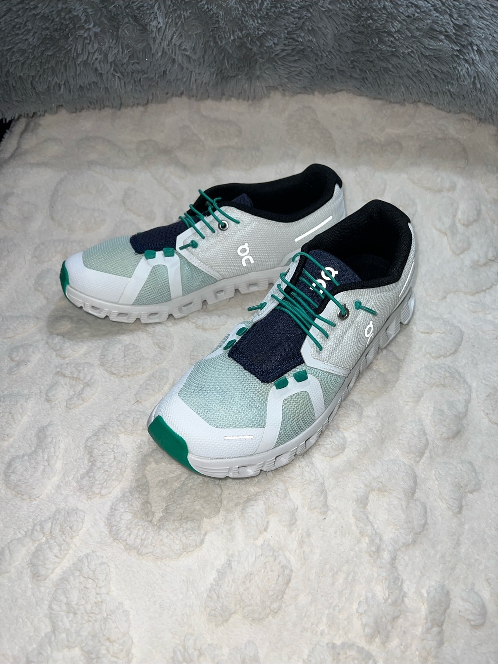 On Cloud 5 Push Ivory Creek Colorway Mens Size 7 Sneakers in Mint & White